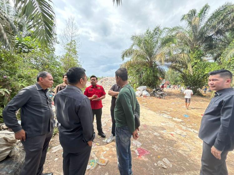 Keberadaan TPS di Jalan Siak 2 Diduga Ilegal, Komisi IV DPRD Pekanbaru Lakukan Sidak