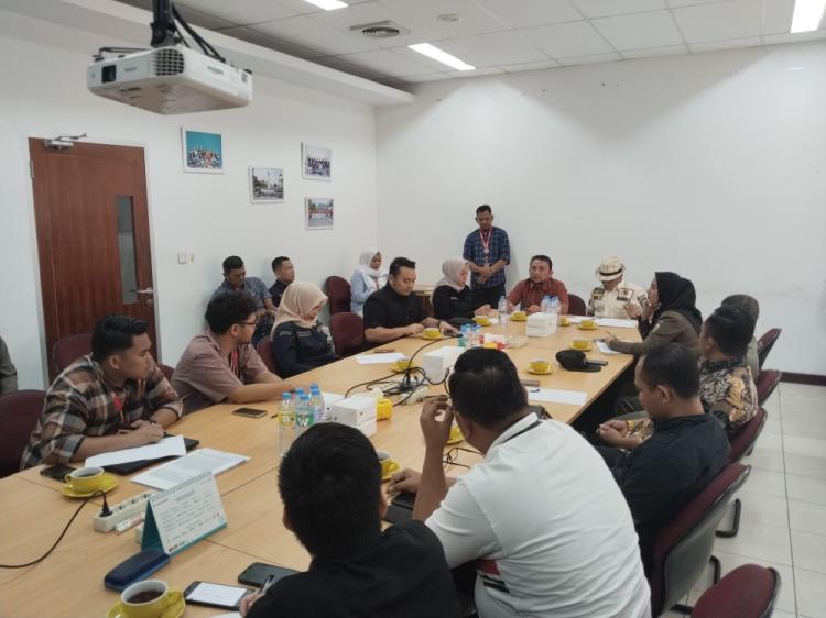 Dinilai Tidak Kooperatif, Komisi II DPRD Kota Pekanbaru Datangi Gudang Alfamart 